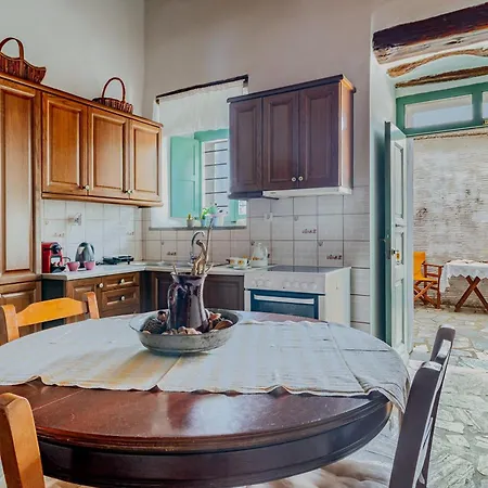 Traditional Olive Appartement Fallika